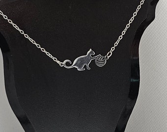cute cat bracelet - cat and ball bracelet - minimalist bracelet - silver cat bracelet - minimalist jewelry - gift for her - birthday gift