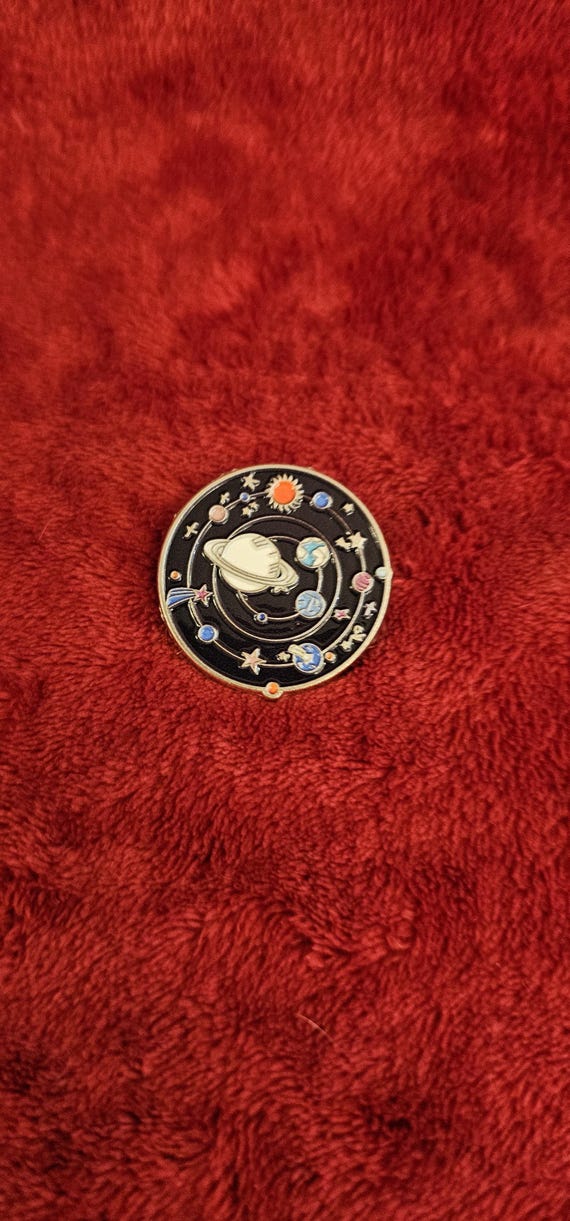Solar System Pin Badge – Cute Space Badge for Kids & Adults |StainlessSteel Planet Pin for Bags, Jackets, Backpacks, Science, Astronomy Gift