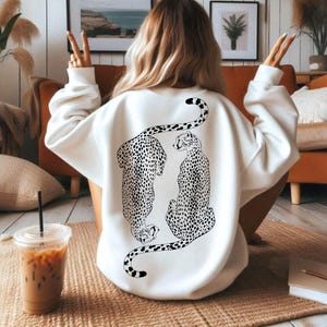 Cheetah Print Sweatshirt Leopard Print Sweater Trendy Women&#39;s Sweater Stockholm Style Sweater Aesthetic Clothes Teen Girl Y2K Cheetah Gift