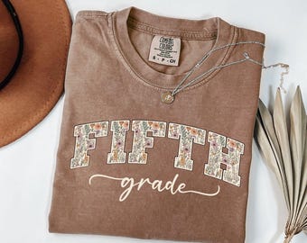 Comfort Colors®Boho Floral Fifth Grade Teacher Shirt Wildflower 5th Grade shirt for  Fifth Grade Teacher Gift for Elementary School Teacher