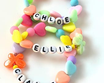 Circle of hearts stretchie kids' bracelet