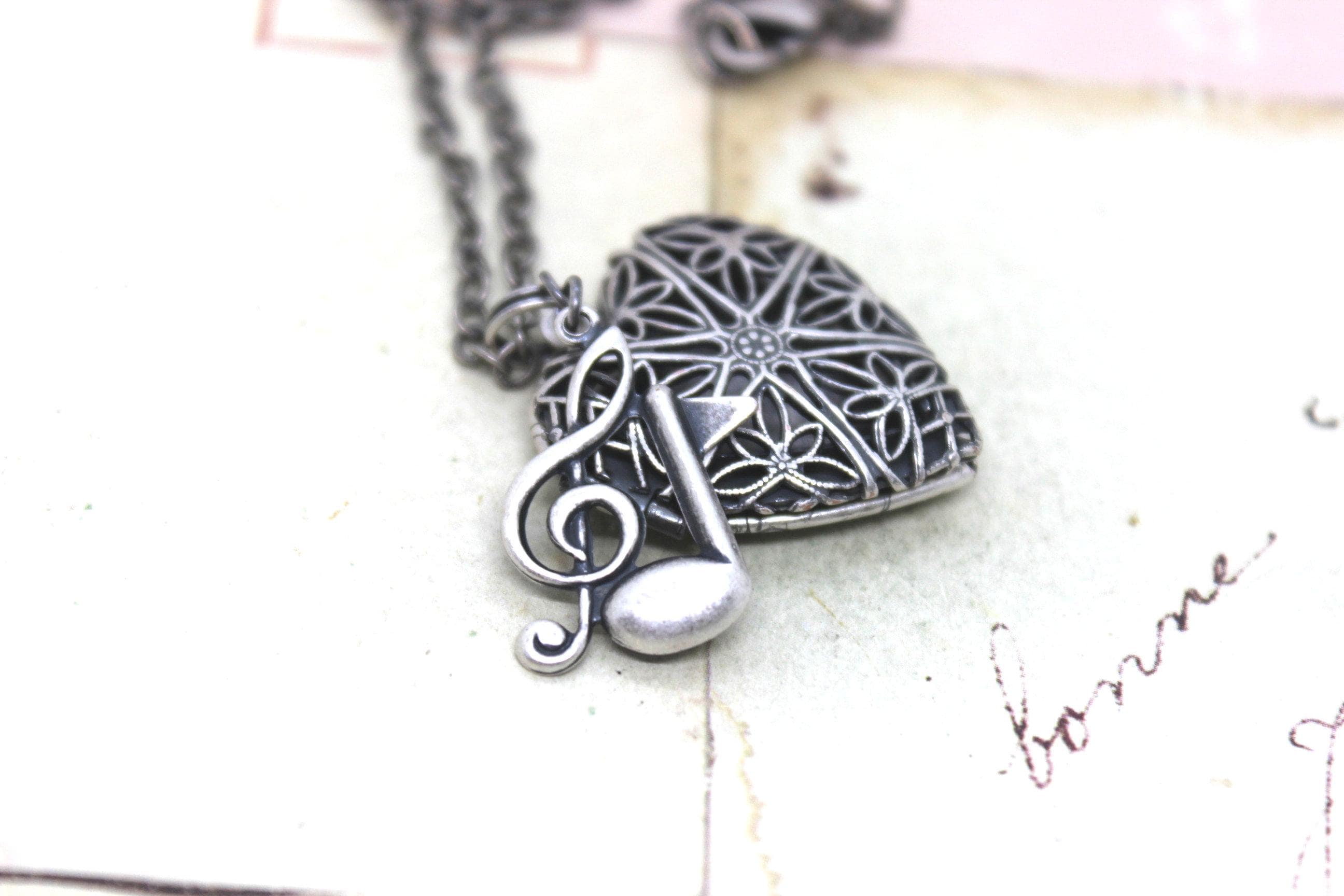 Music box locket - Etsy 日本