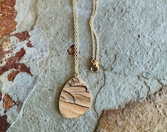 Picture jasper stone and gold necklace