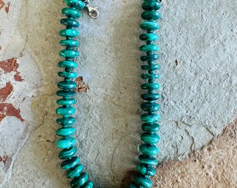 Superbe collier de perles disque en malachite