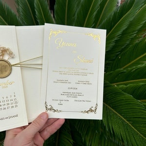 Speciale goudfolie bruiloft uitnodigingsset met lakzegel, bloemen huwelijksuitnodiging met speciale binnenkaart, verjaardagsuitnodiging, bloemen kaart