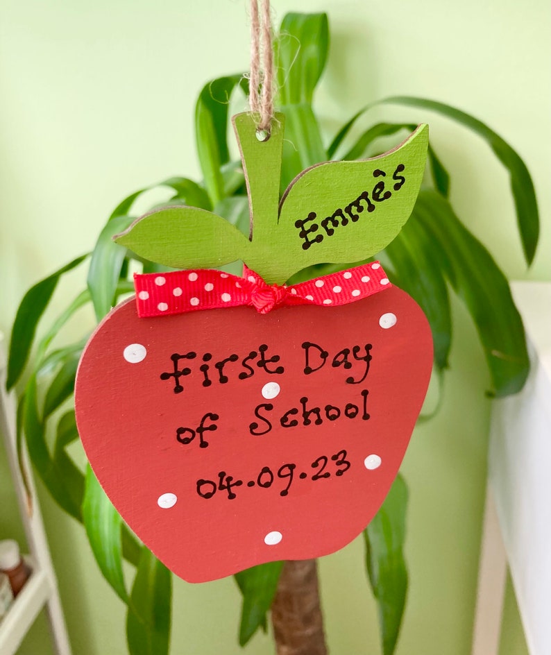 First day of School, Nursery, Pre school Personalised Apple Plaque Sign image 4