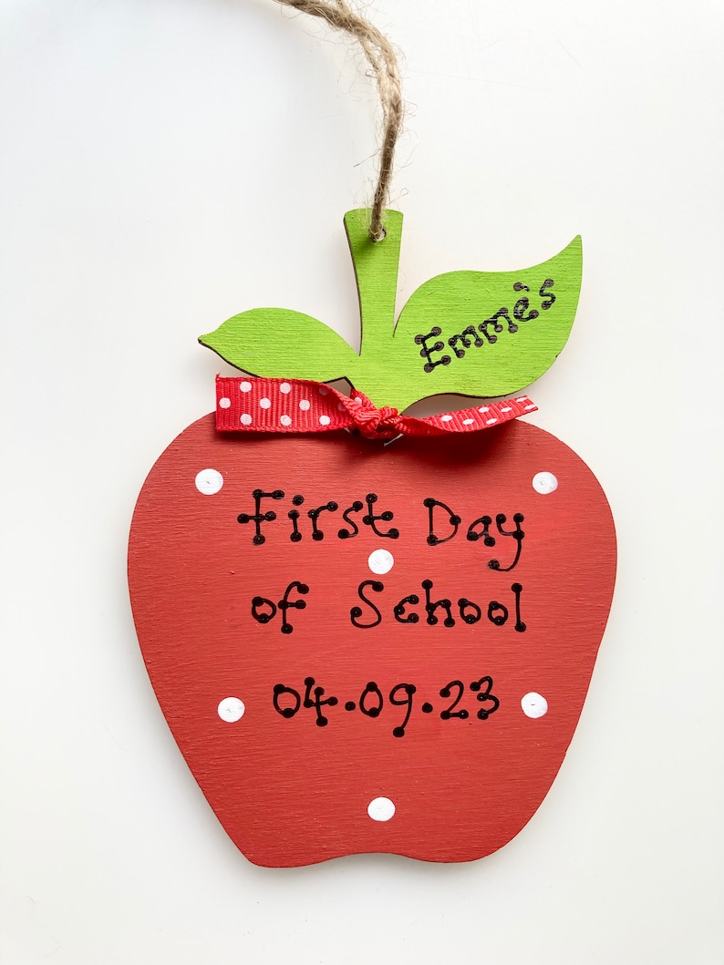 First day of School, Nursery, Pre school Personalised Apple Plaque Sign image 3