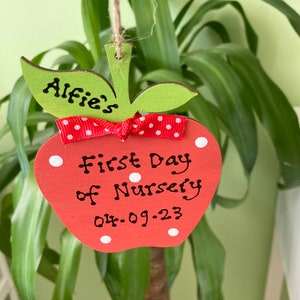 First day of School, Nursery, Pre school Personalised Apple Plaque Sign image 2