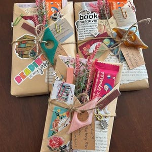 Personalized Blind Date with a Book Gift Box Mystery Gift for Book Lover Gift Birthday Gift for Her Bookworm Gift