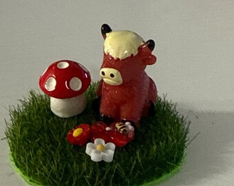 Adorable Mini/Miniature Highland Cow Scene! In Glass Jar. Choose your cow. Includes a cute card with a poem about your Highland Cow!
