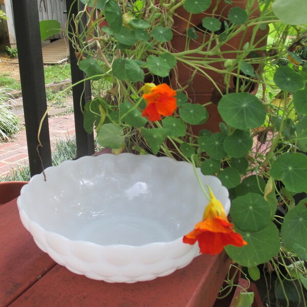 Vintage Milk Glass Bowl - Milk Glass Fruit Bowl/ Serving Bowl - Vintage Wedding