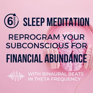 Op de afbeelding: Roze afbeelding met een koptelefoon en een hersengrafiek. Tekst luidt "Sleep Meditation" en "Herprogrammeer je onderbewustzijn voor financiële overvloed" met "Met binaurale beats in Theta-frequentie".