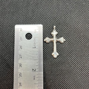 Beautiful Vintage Cross Sterling Silver Pendant 1.5 inches
