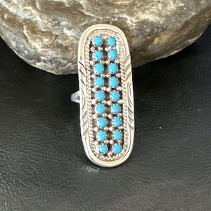 Handgemaakte blauwturkoois Zuni sterlingzilveren petite point clusterring maat 9