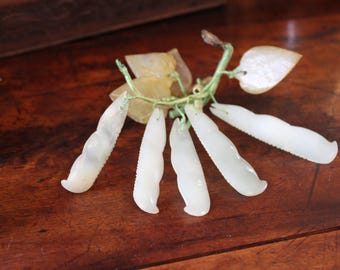 Vintage Polished Jade Snow Peas