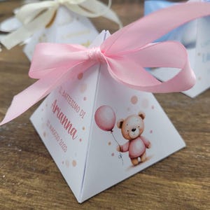 Porta confetti piramide battesimo, nascita, compleanno bambino e bambina con bellissimi orsetti con palloncino effetto acquerello