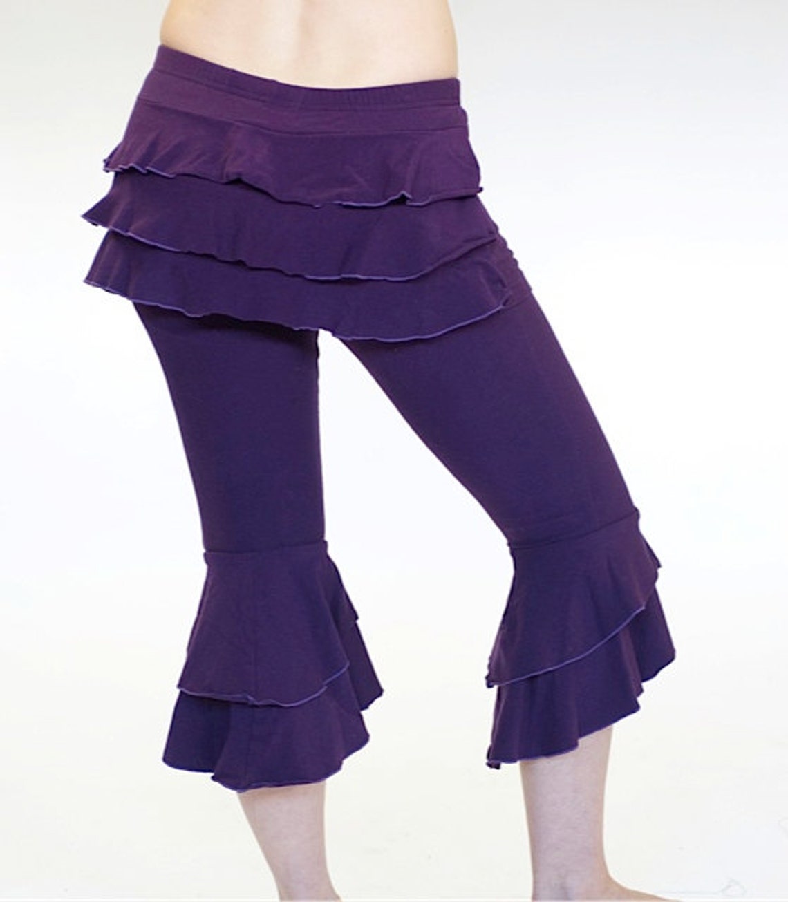womens ruffle capris