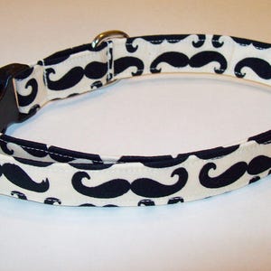 Awesome ! Dog Collar / Adjustable / Fun / Mustache