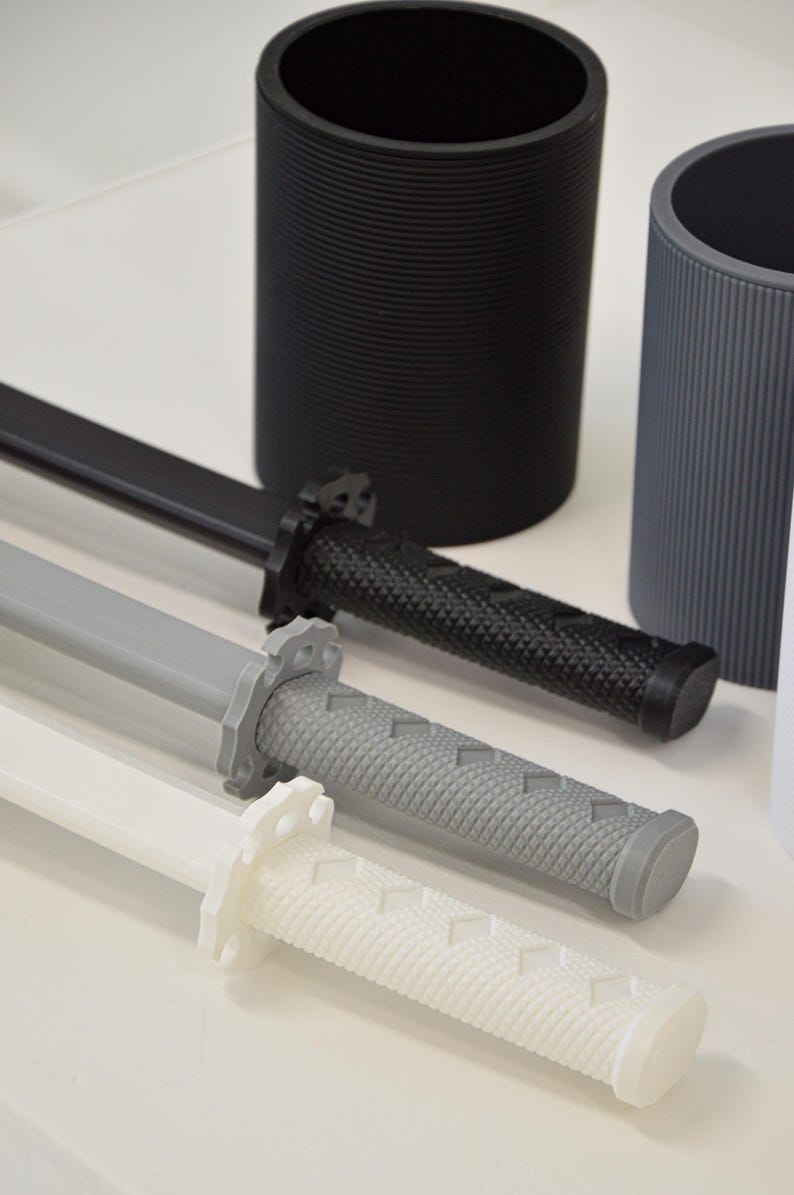 FrydyWorks Katana Toilet Brush - Thumbnail 4