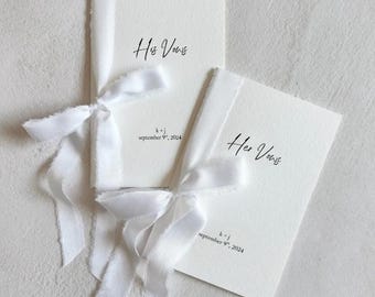 Gepersonaliseerde boeken met huwelijksgeloften (set van 2) | Aandenken voor hem en haar met zijden lint