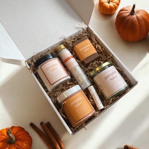 Pumpkin Spice Bath Set Fall Themed Gift Box for Her Cozy Care Package Autumn Relaxation Kit Fall Birthday Gift Thanksgiving Hostess Gift