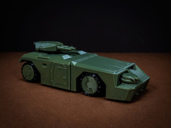 APC | M577 | Armored Personnel Carrier | Aliens | Plastic Model