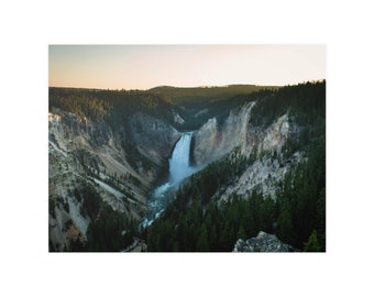 Póster satinado El Gran Cañón de Yellowstone al atardecer
