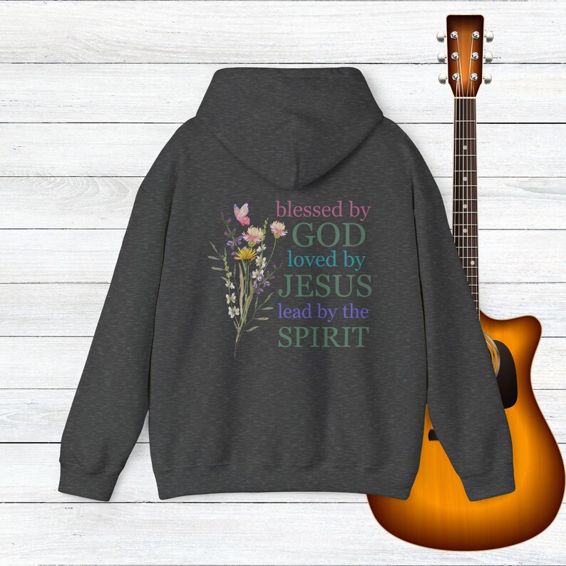 Felpa con cappuccio cristiana, felpa con cappuccio per ragazza cattolica, felpa con cappuccio della fede, abbigliamento religioso boho, felpa con cappuccio per donna con versetto della Bibbia e abbigliamento per ragazze di Gesù. immagine 8