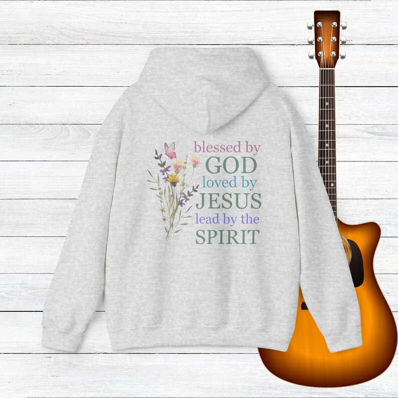Felpa con cappuccio cristiana, felpa con cappuccio per ragazza cattolica, felpa con cappuccio della fede, abbigliamento religioso boho, felpa con cappuccio per donna con versetto della Bibbia e abbigliamento per ragazze di Gesù. immagine 7