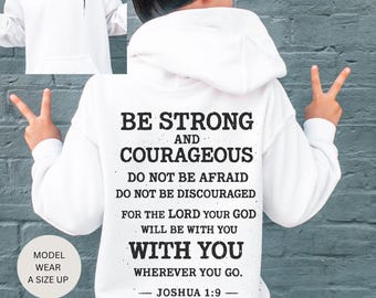 強く勇敢であれパーカー | ヨシュア記1章9節の聖句入りユーススウェットシャツ