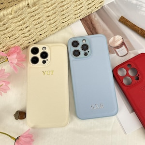Custodia in pelle personalizzata per iPhone 16 Pro, custodia per telefono iPhone 15 con incisione delle iniziali, custodia per telefono in pelle vegana con monogramma inciso, idea regalo
