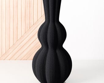 Modern vase, Vase with curved design, Minimalistic home decor, Sustainably crafted from bioplastics, Living room decoration, Gift for her