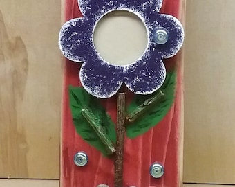 Wall Decor - Flower - Picture Display - Pallet Wood - Pebbles