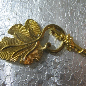 Fancy Grape Leaf Toggle Clasps Set of 3 Gold plated Link Connector