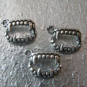 Vampire Teeth  Charm Pendants 17mm 12 charms Silver Plated Grill Charm