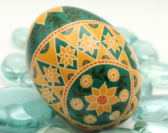 Dreaming of Summer Pysanka, Sunflower Pysanky Ukrainian Easter Egg, Batik Egg Art, Chicken Eggshell, Unique Gift, Ready to Ship