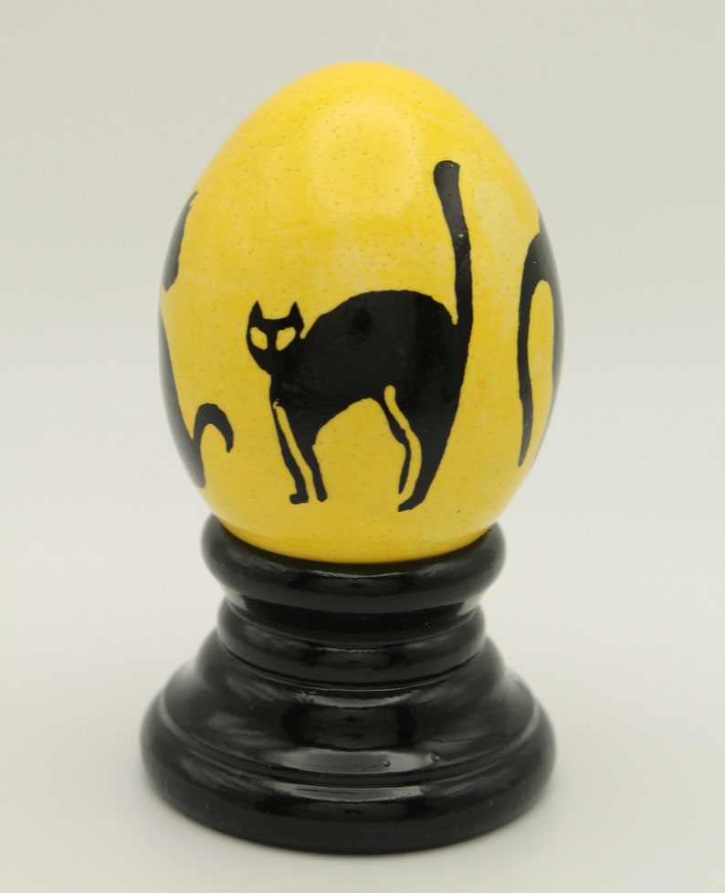 Black Cat Halloween Batik Egg, Yellow and Black Dyed Chicken Egg, Halloween Decor, Cat Lover Gift image 3