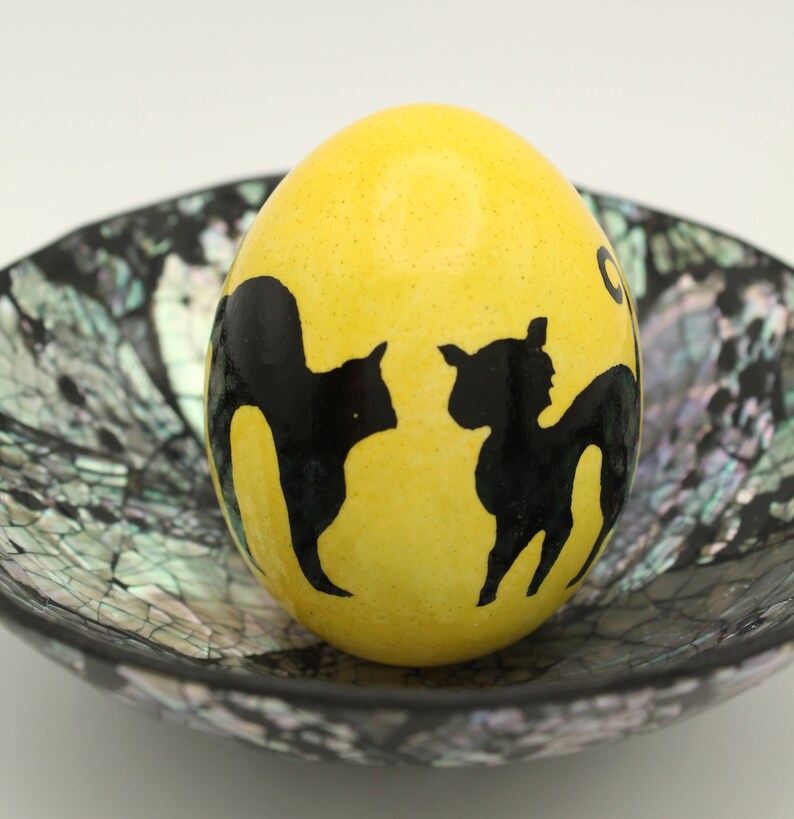 Black Cat Halloween Batik Egg, Yellow and Black Dyed Chicken Egg, Halloween Decor, Cat Lover Gift image 4