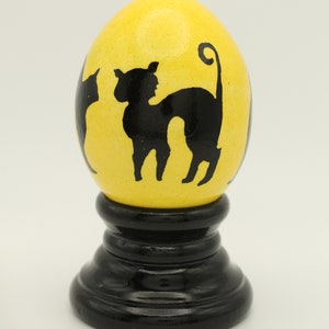 Black Cat Halloween Batik Egg, Yellow and Black Dyed Chicken Egg, Halloween Decor, Cat Lover Gift image 7