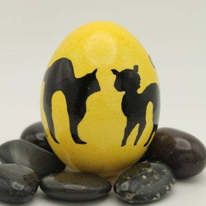 Black Cat Halloween Batik Egg, Yellow and Black Dyed Chicken Egg, Halloween Decor, Cat Lover Gift image 6