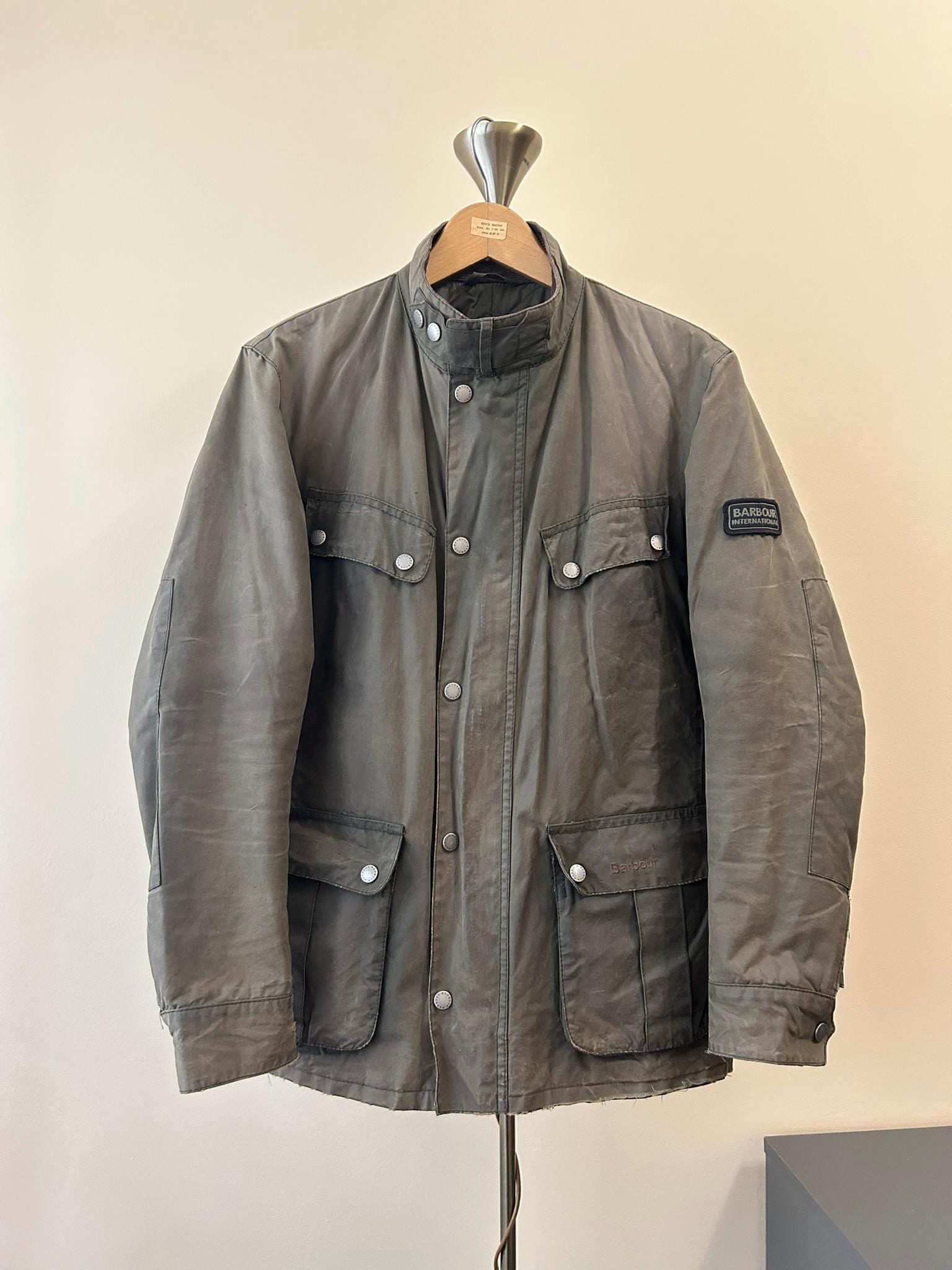 Giacca cerata inglese in stile country, antivento e impermeabile, con
