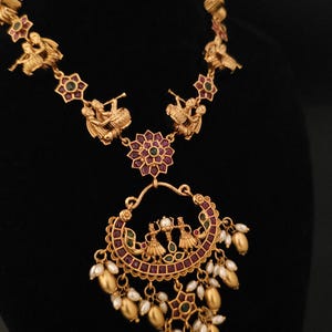Traditional South Indian necklace set, Ethnic jewellery, Antique Gold temple Jewellery.