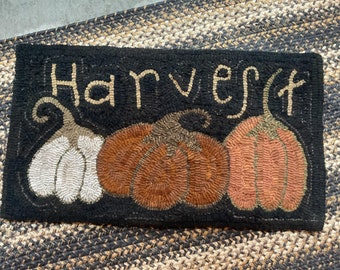 Hooked Rug Pattern on Linen Harvest Pumpkins