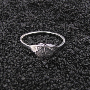 Winzige Motte Ring