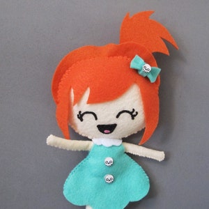 Muñeca de peluche gótica Marnie de Gloom Gang