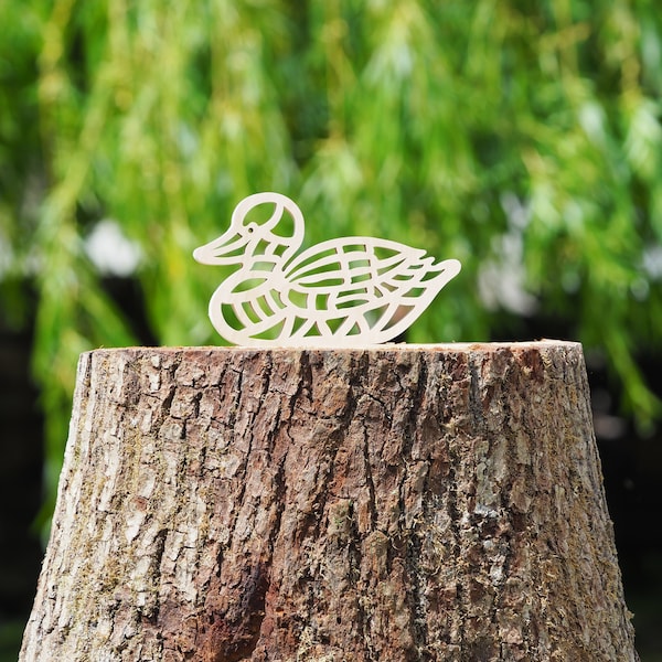 Canard design détaillé en bois