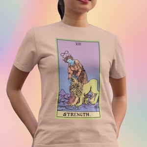 Force Tarot Card Shirt Witchy Clothing Occult Feminism. FIT UNISEXE
