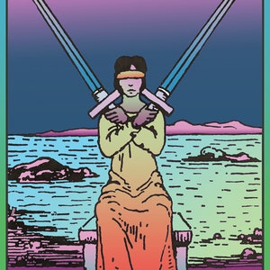 Op de afbeelding: De Twee van Zwaarden tarotkaart toont een geblinddoekte figuur die op een troon zit en twee zwaarden voor zich gekruist vasthoudt. De figuur is omringd door een blauw en groen landschap met een halve maan aan de hemel. De kaart is omrand met groen, blauw en roze.