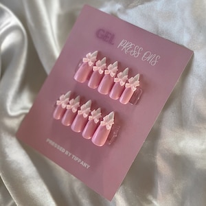 A Bow Moment -Press On Nails Set