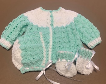 Handmade white, green baby sweater set,  0-3 month neutral baby sweater, crocheted white green baby layette, Handmade baby shower gift